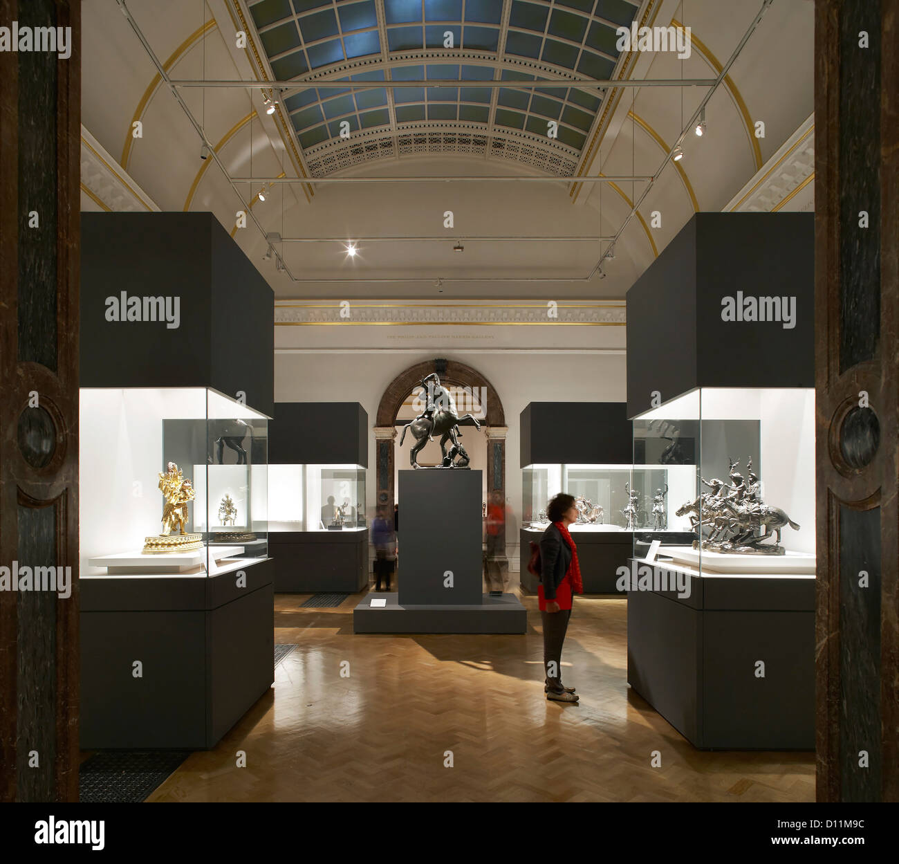 Royal Academy mostra di bronzo, Londra, Regno Unito. Architetto: Stanton Williams, 2012. Sala esposizioni con soffitto a volta skyligh Foto Stock