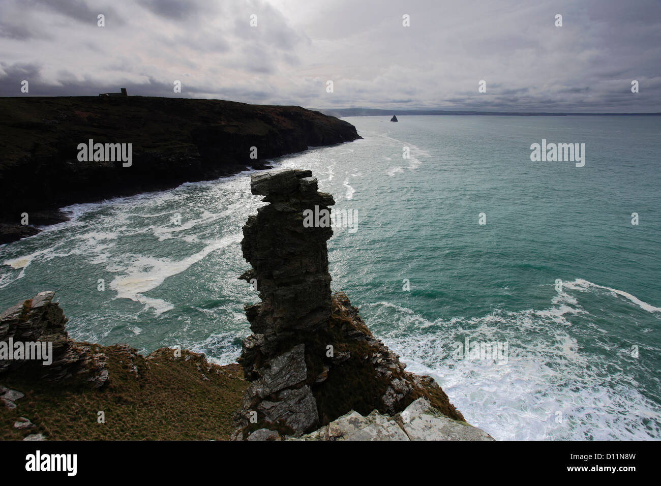 Robusto litorale, Port Isaac Bay nei pressi di Tintagel town, Cornwall County, England, Regno Unito Foto Stock