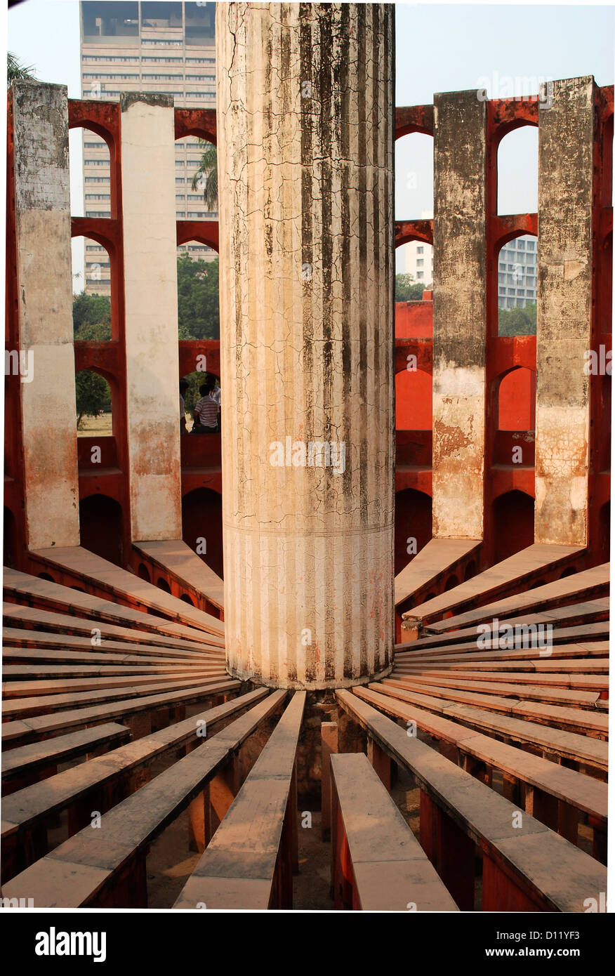 Jantar Mantar ; un antico osservatorio astronomico in Delhi, India Foto Stock