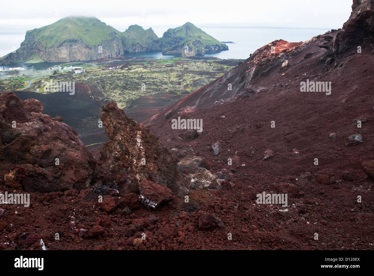 Vista dal vulcano Eldfell Isola di Heimaey Isole di Westmann Islanda Europa Foto Stock