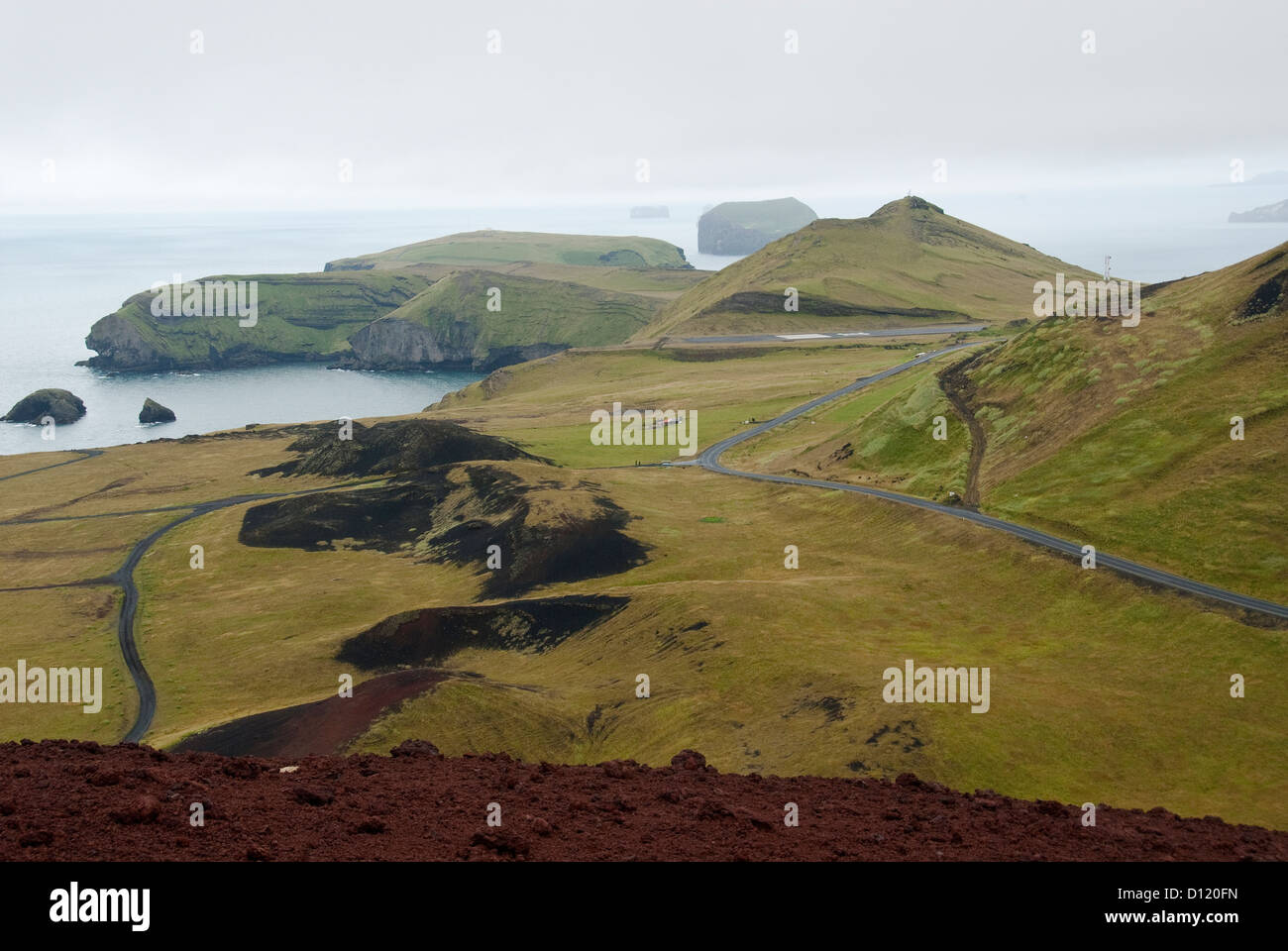 Vista verso sud dal vulcano Eldfell Isola di Heimaey Isole di Westmann Islanda Europa Foto Stock