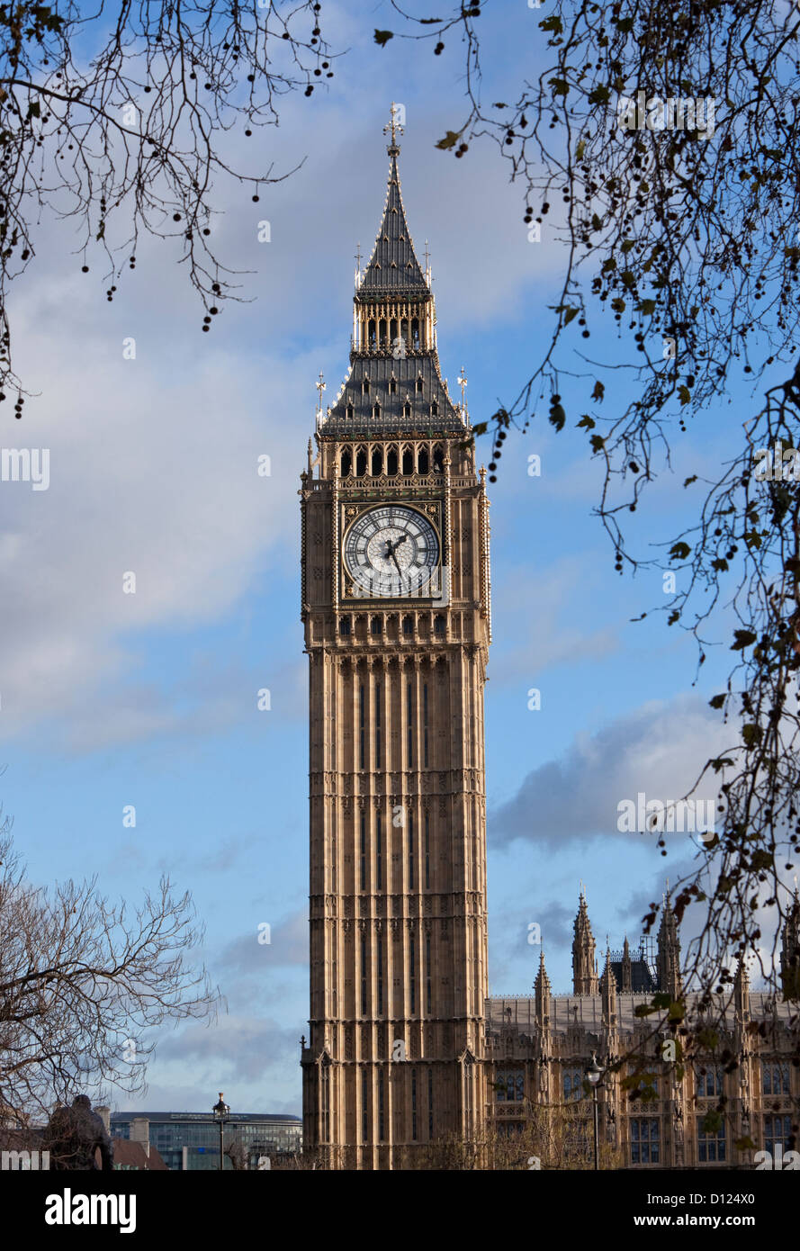 Elisabetta La Torre (aka Big Ben) all'estremità nord del Palazzo di Westminster a Londra, Inghilterra, Regno Unito. Foto Stock