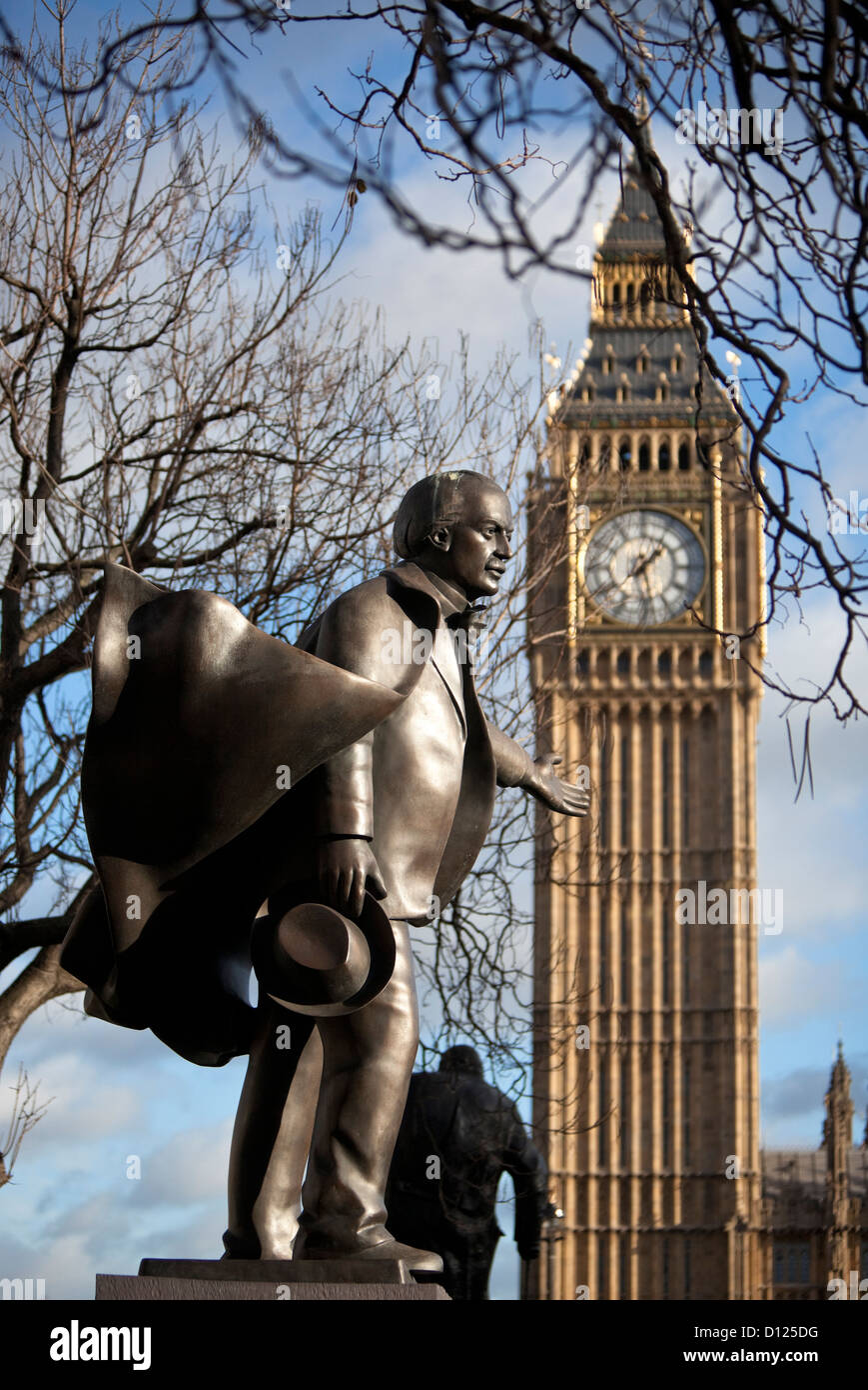 Statua di Lord David Lloyd George con il Big ben sullo sfondo, Parliament Square, Londra, Inghilterra, Regno Unito. Foto Stock