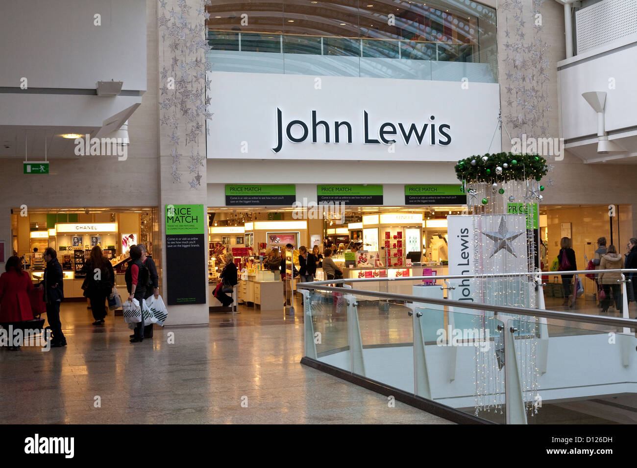 Gli amanti dello shopping a John Lewis Store in the Mall at Cribbs Causeway Foto Stock
