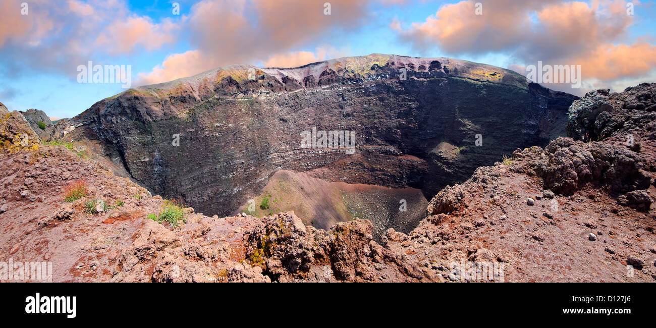 Il cratere vulcanico del Monte Vesuvio, Italia Foto Stock