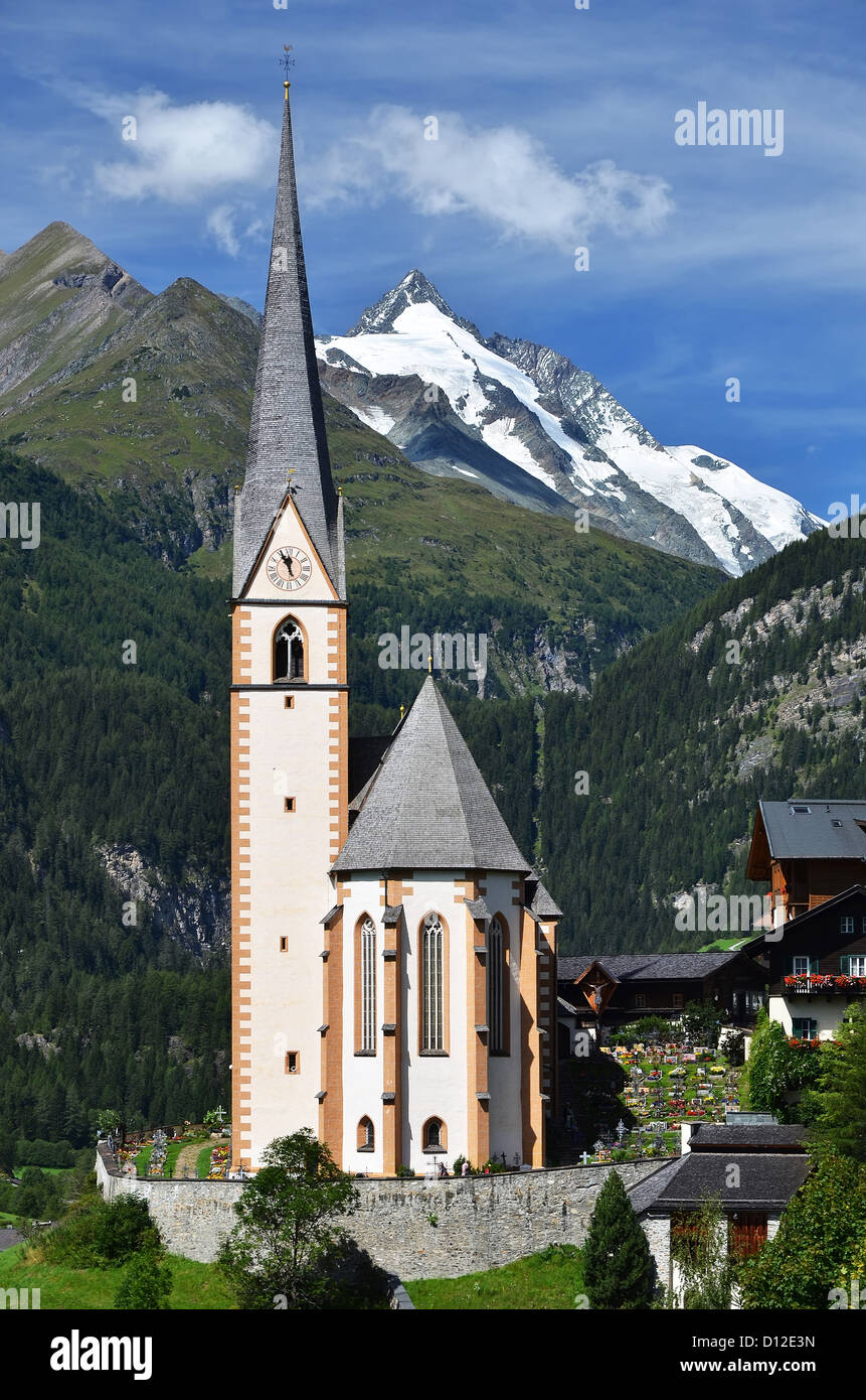 Heiligenblut chiesa e Monte Grossglockner, Austria Foto Stock