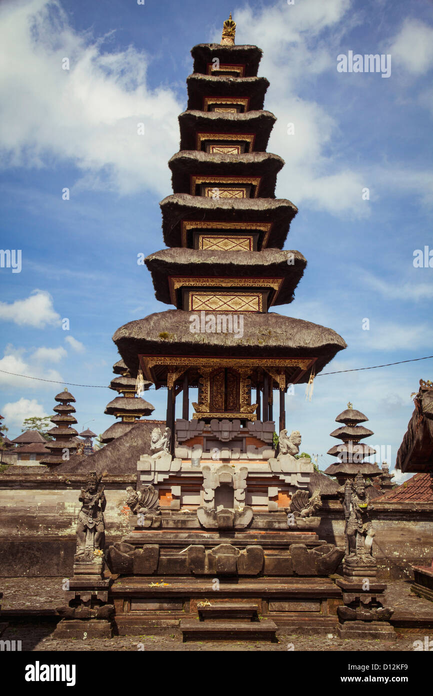 Indonesia, Bali, vista della pagoda nel Tempio madre di Besakih Foto Stock