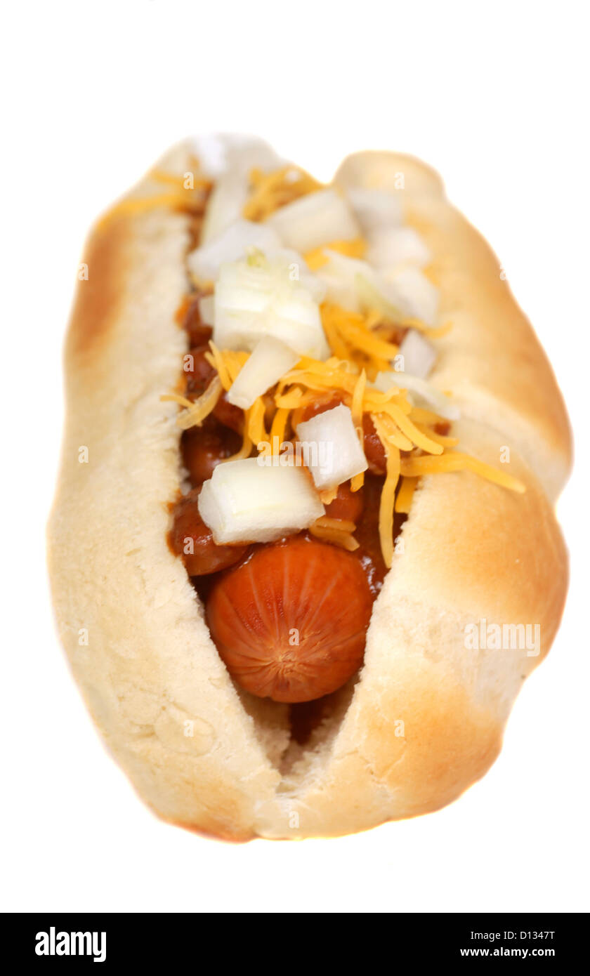 Peperoncino formaggio hot dog con le cipolle tritate Foto Stock