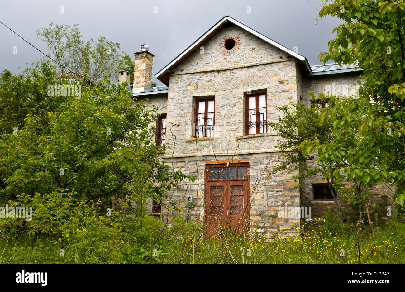 Tradizionale casa di villaggio Nymfaio in Grecia Foto Stock