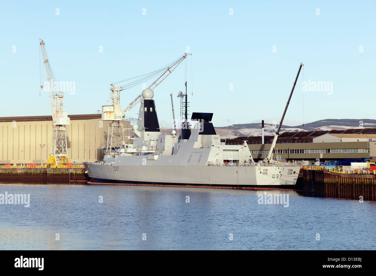 Royal Navy tipo 45 cacciatorpediniere HMS Duncan sul fiume Clyde di BAE Systems cantiere in Scotstoun, Glasgow, Scotland, Regno Unito Foto Stock