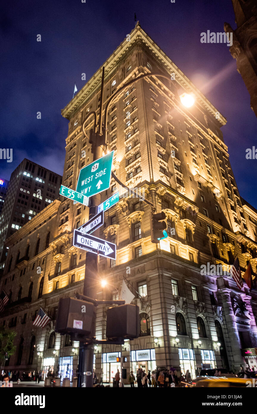 Quinta Avenue, l'Hotel Peninsula, Manhattan NYC Foto Stock