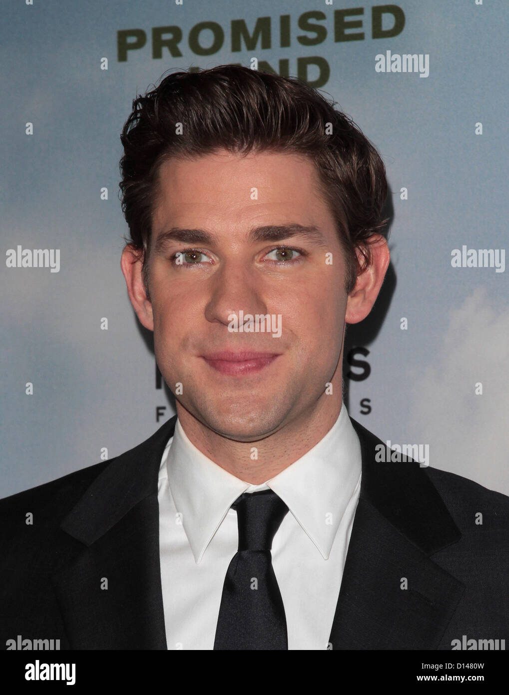 JOHN KRASINSKI Terra promessa PREMIERE WEST HOLLYWOOD CALIFORNIA USA 06 Dicembre 2012 Foto Stock