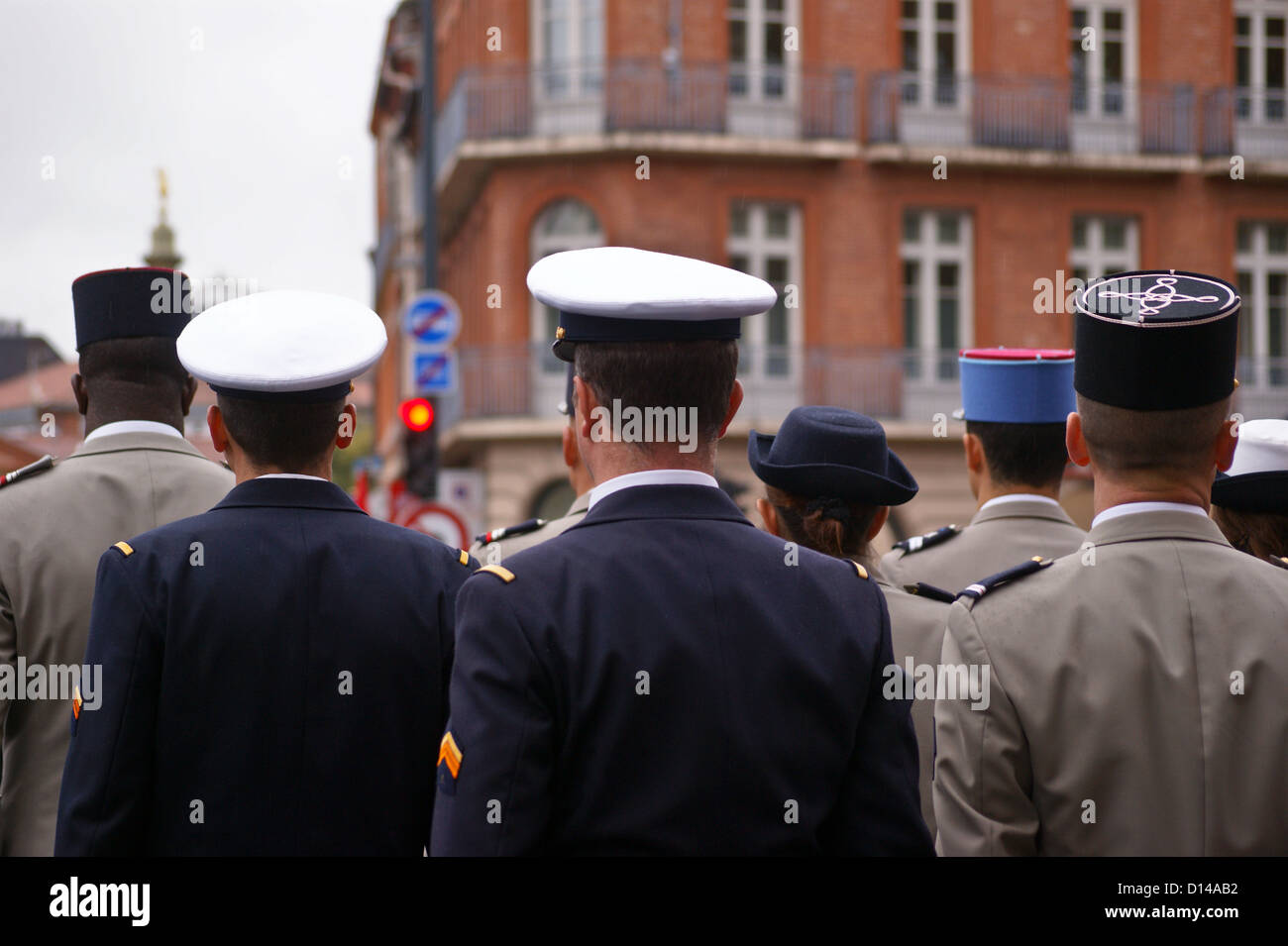 Soldati francesi, ricordo domenica parade (Jour du souvenir), Monumento aux Morts, Toulouse, Haute-Garonne, Midi- Pyréneés, Occitanie, Francia Foto Stock