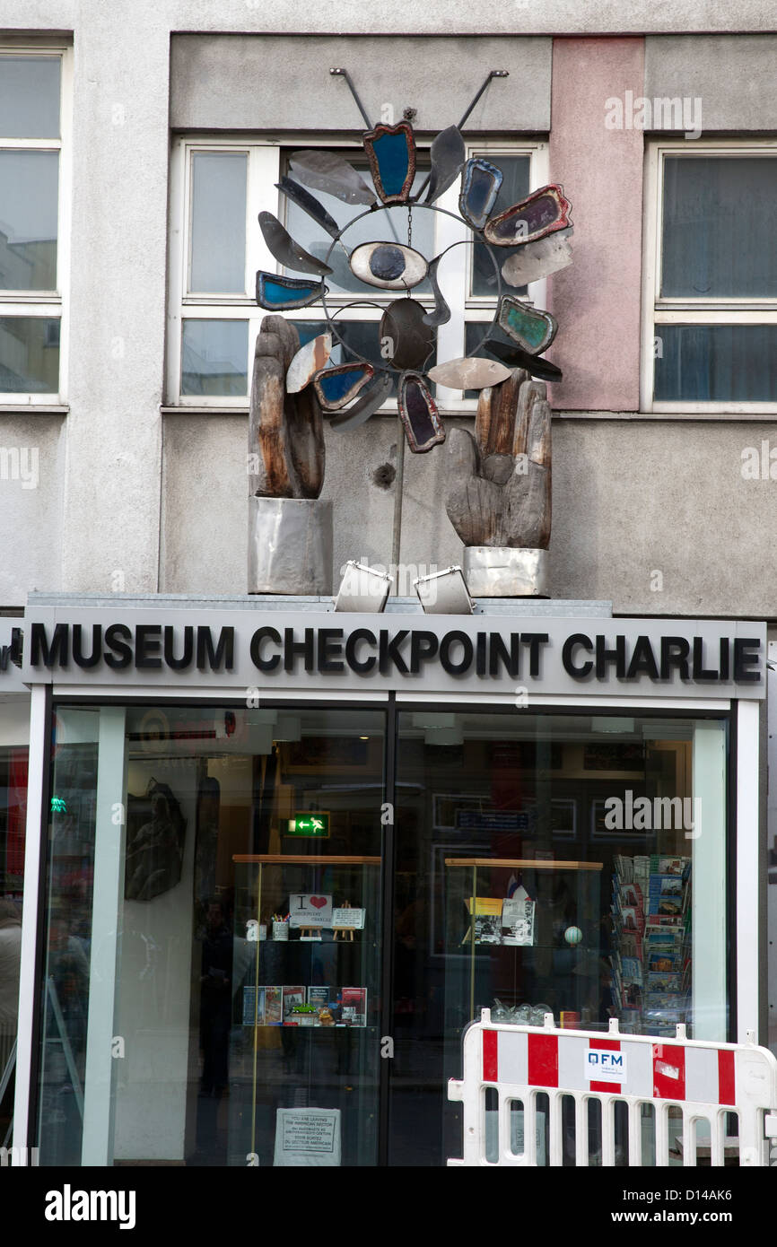 Museo Checkpoint Charlie - Mauermuseum - Berlino Germania Foto Stock