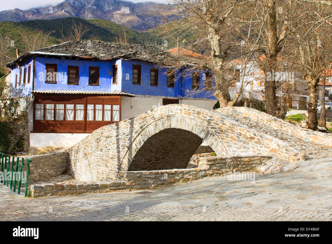 Tradizionale villaggio greco di Moustheni nei pressi della città di Kavala in Grecia del nord Foto Stock