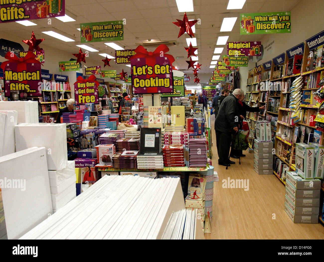 All'interno le opere, uno sconto Prenota store Green Lanes, Barnstaple, Devon, Regno Unito Foto Stock