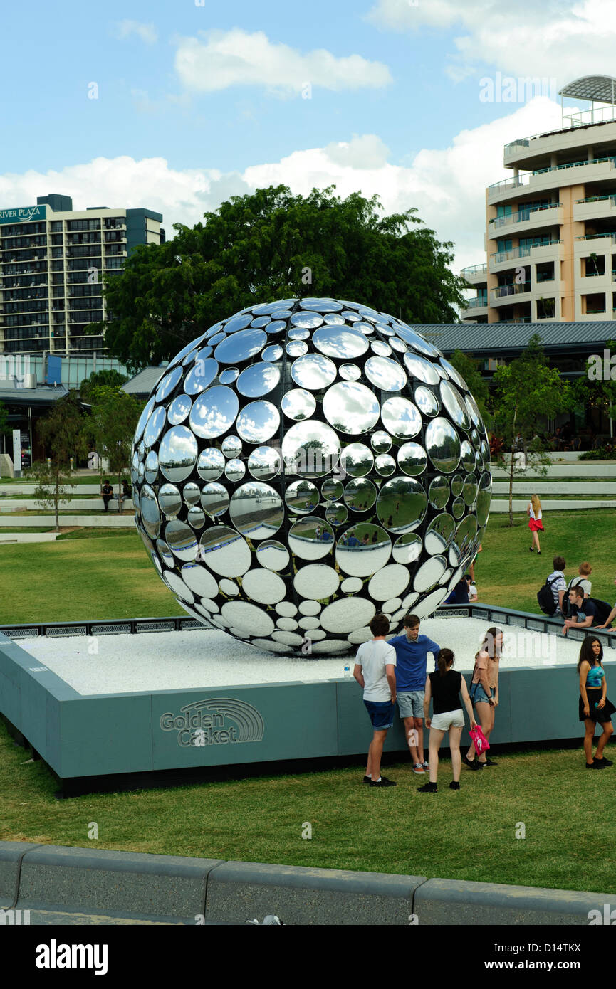 Golden Casket sfera di luce presso il South Bank Parklands, Brisbane, Queensland Foto Stock