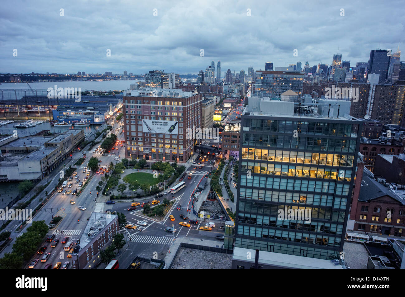 Vista dall'Hotel Standard Piano superiore al Meatpacking District, linea alta, la città di New York Foto Stock