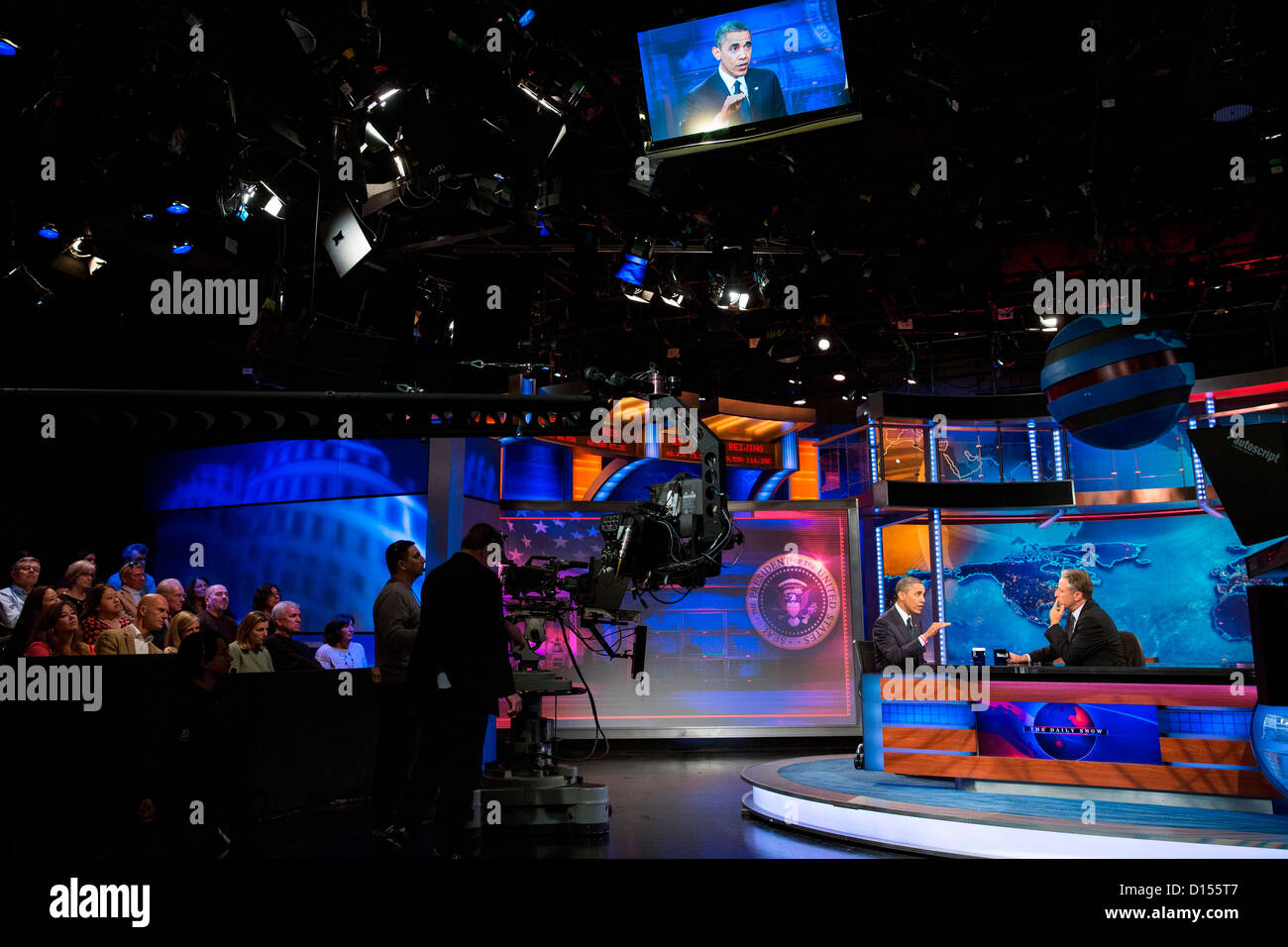 Il Presidente Usa Barack Obama è stato intervistato da Jon Stewart durante una nastratura del Daily Show con Jon Stewart alla Comedy Central Studios Ottobre 18, 2012 a New York, N.Y. Foto Stock