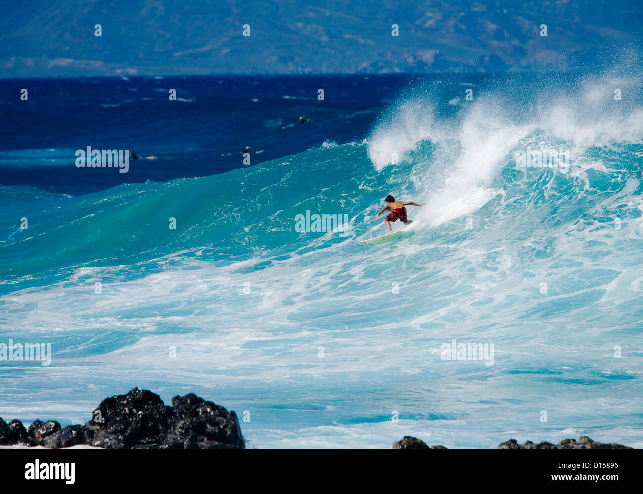 Hawaii Maui Surfer a padiglioni, Hookipa Beach Park. Foto Stock