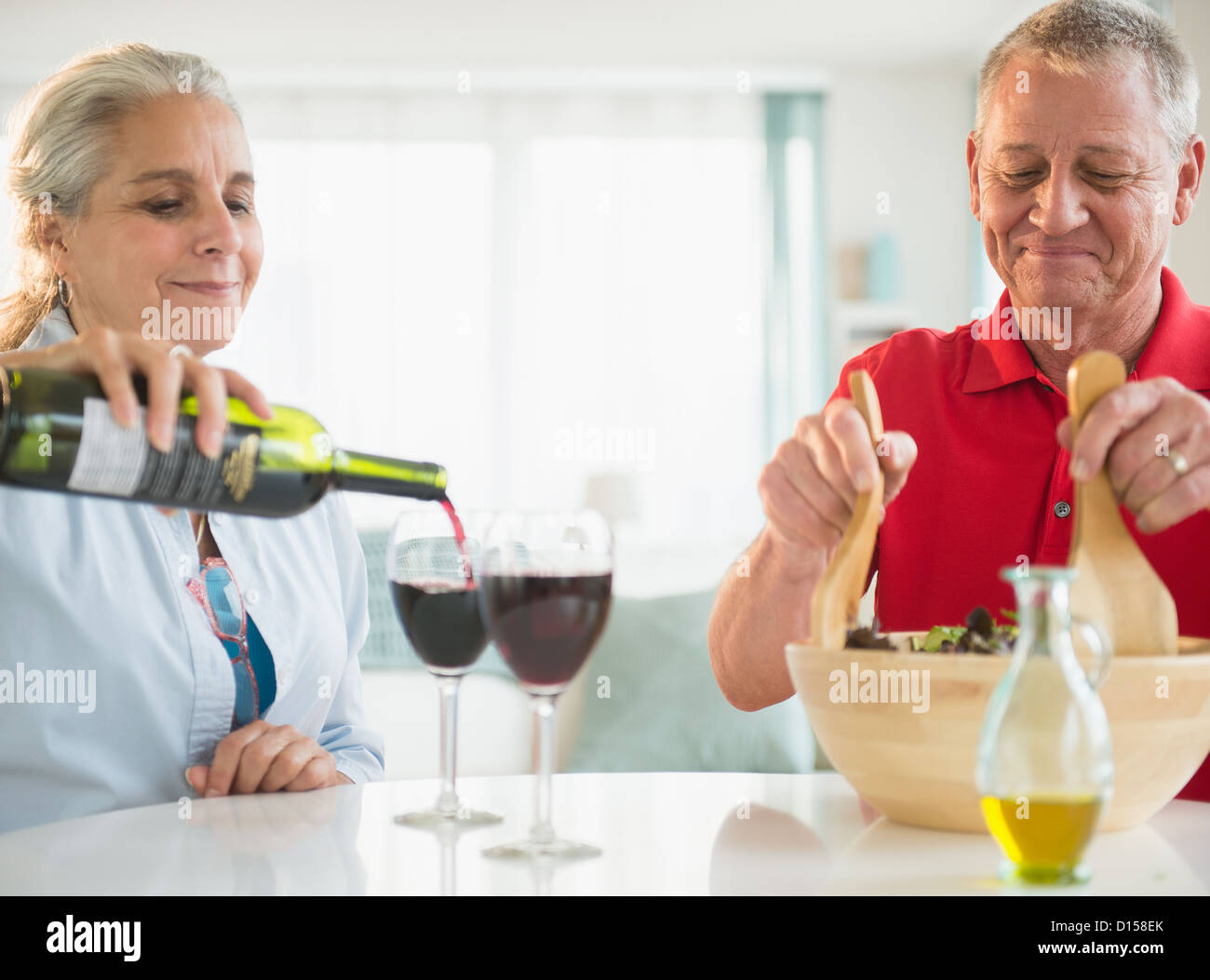 Stati Uniti d'America, New Jersey, Jersey City, coppia di anziani sala da pranzo Foto Stock