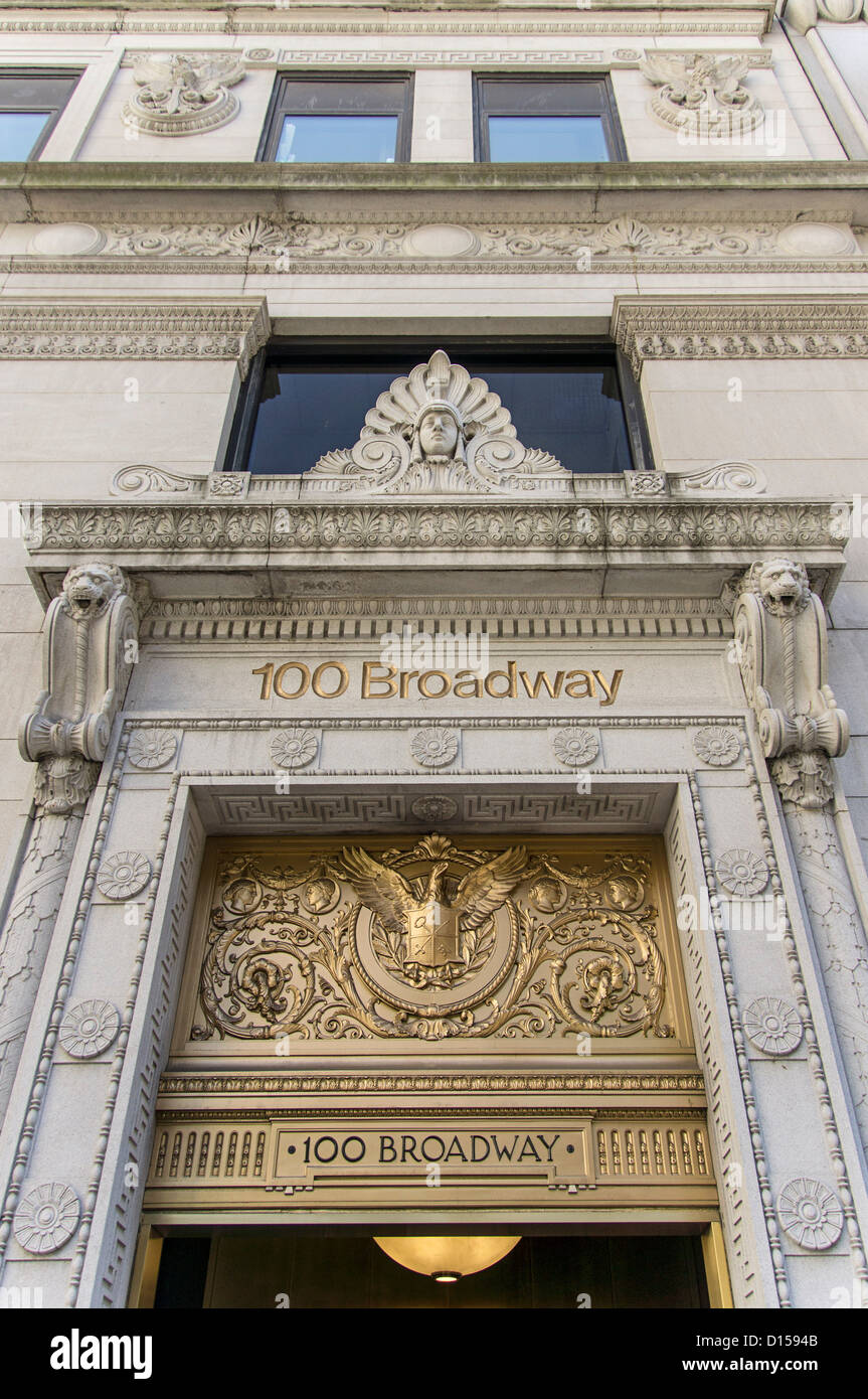 Broadway 100 edificio Ufficio , golden gate di ingresso, Manhattan , New York, Stati Uniti d'America Foto Stock