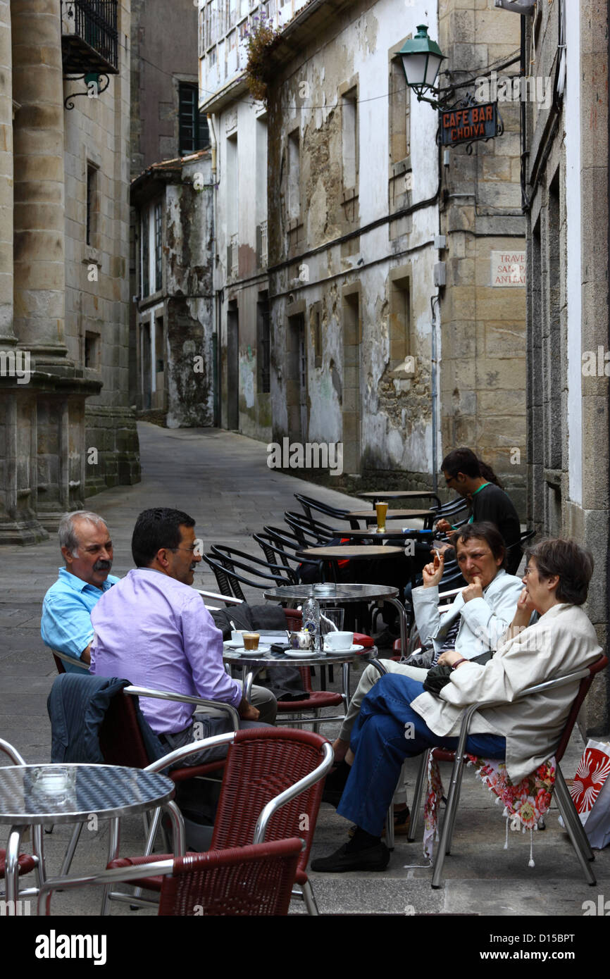 Cafe nella stradina nel centro storico di Santiago de Compostela , Galicia , Spagna Foto Stock