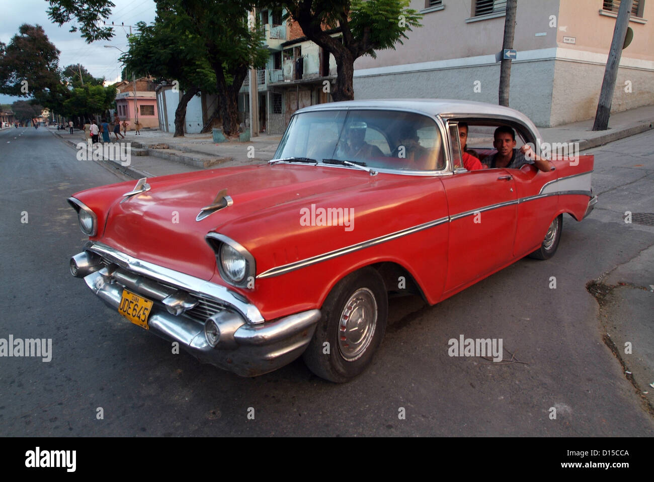 Santiago de Cuba, Cuba, rosso Chevrolet Bel Air dall'50s Foto Stock