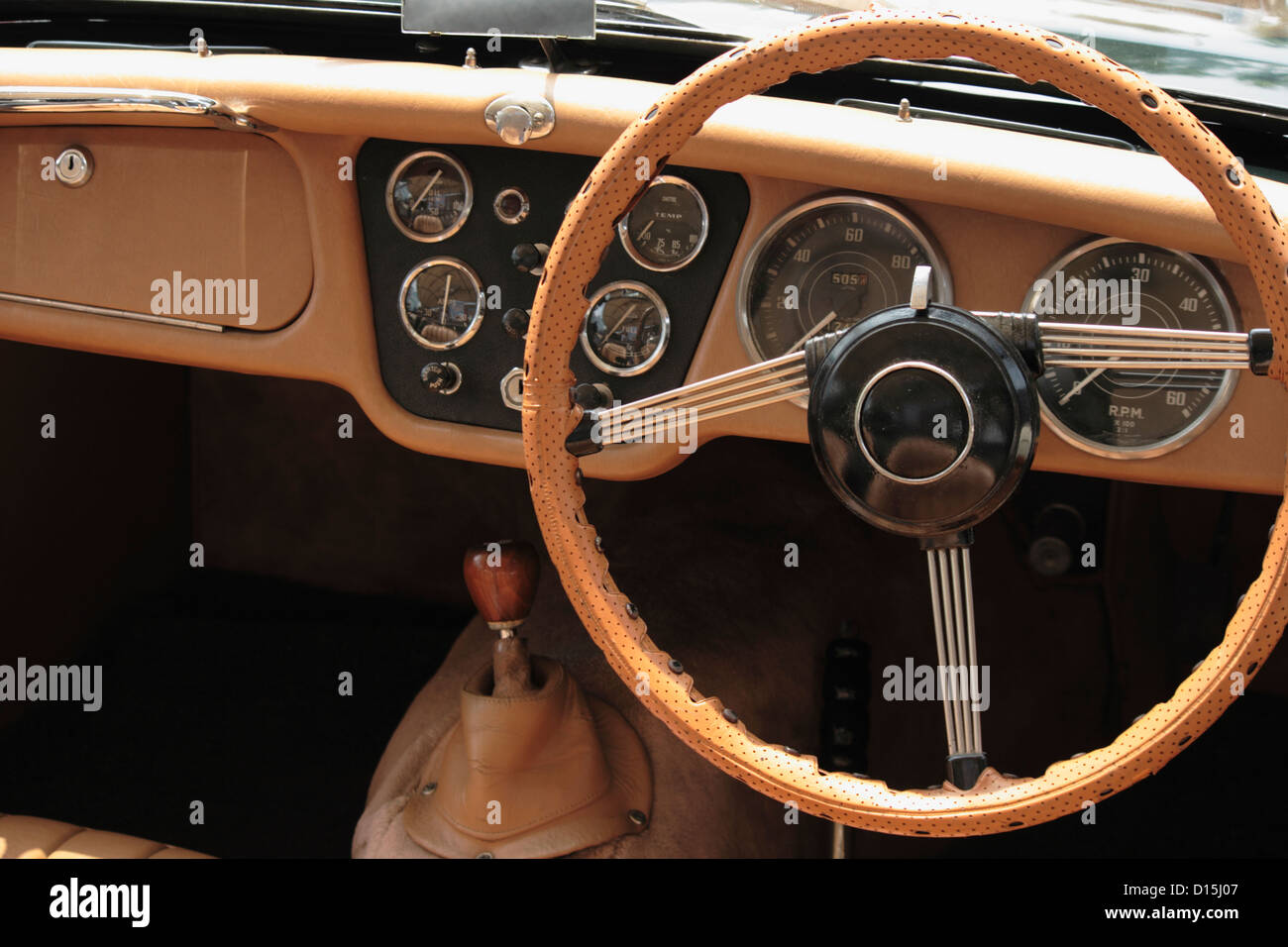 Retrò classico cruscotto di automobile Foto Stock