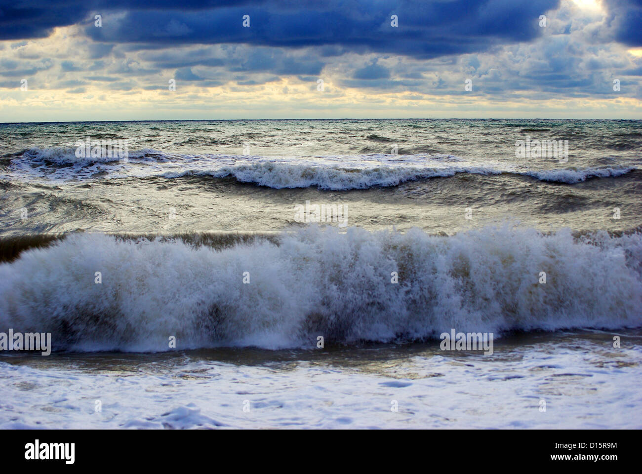 Fantastico tramonto sul mare Foto Stock