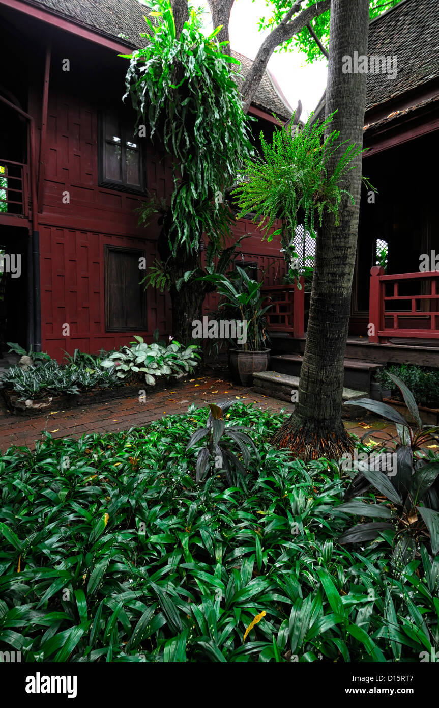 Jim Thompson house garden museum bangkok thailandia giardini tropicali caratteristica di design Foto Stock