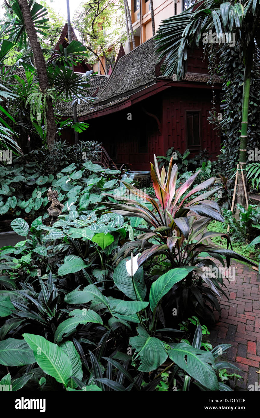 Jim Thompson house garden museum bangkok thailandia giardini tropicali caratteristica di design Foto Stock