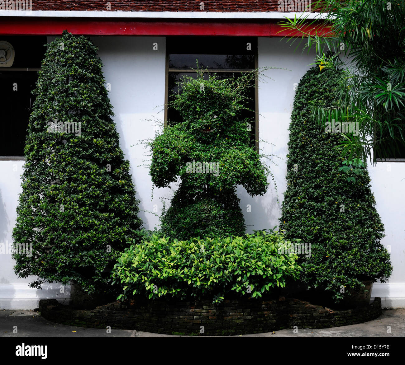 Wat Thepthidaram tempio del grande poeta Bangkok Thailandia santuario buddista topiaria da giardino decorazione design Foto Stock