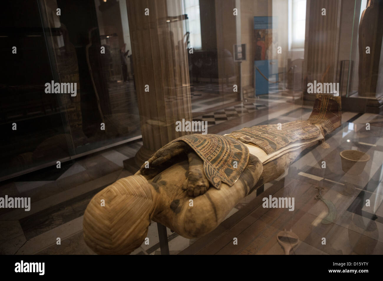 Antica mummia egizia - Musée du Louvre, Parigi Foto Stock