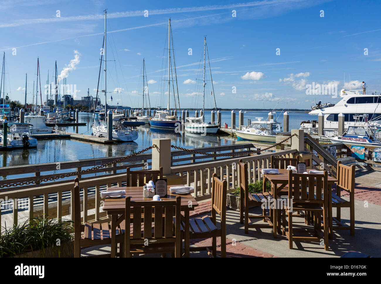 Brett navigabile del Cafe sul lungomare nel centro storico di Fernandina Beach, Amelia Island, Florida, Stati Uniti d'America Foto Stock