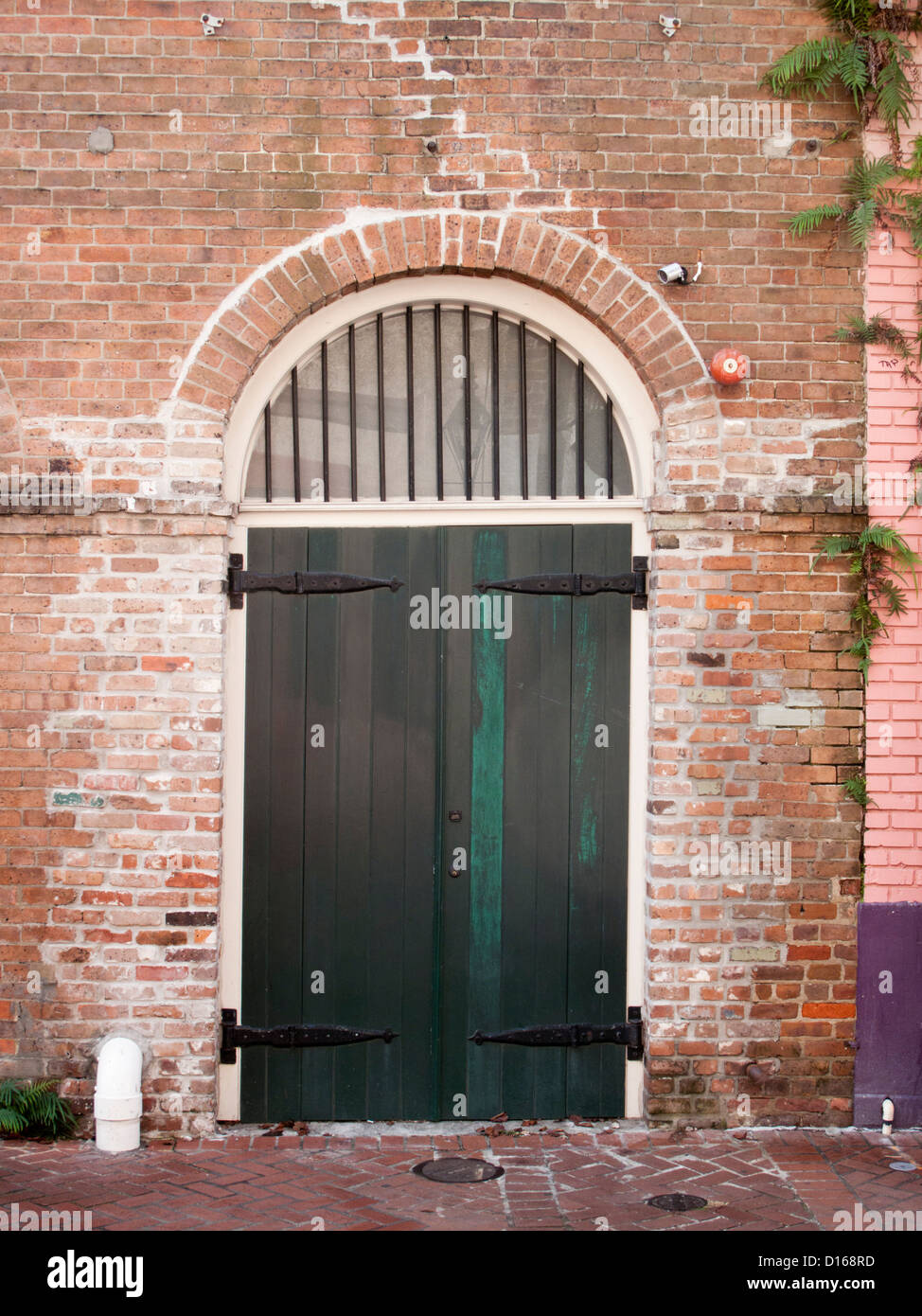 Porta chiusa nel Quartiere Francese di New Orleans Foto Stock