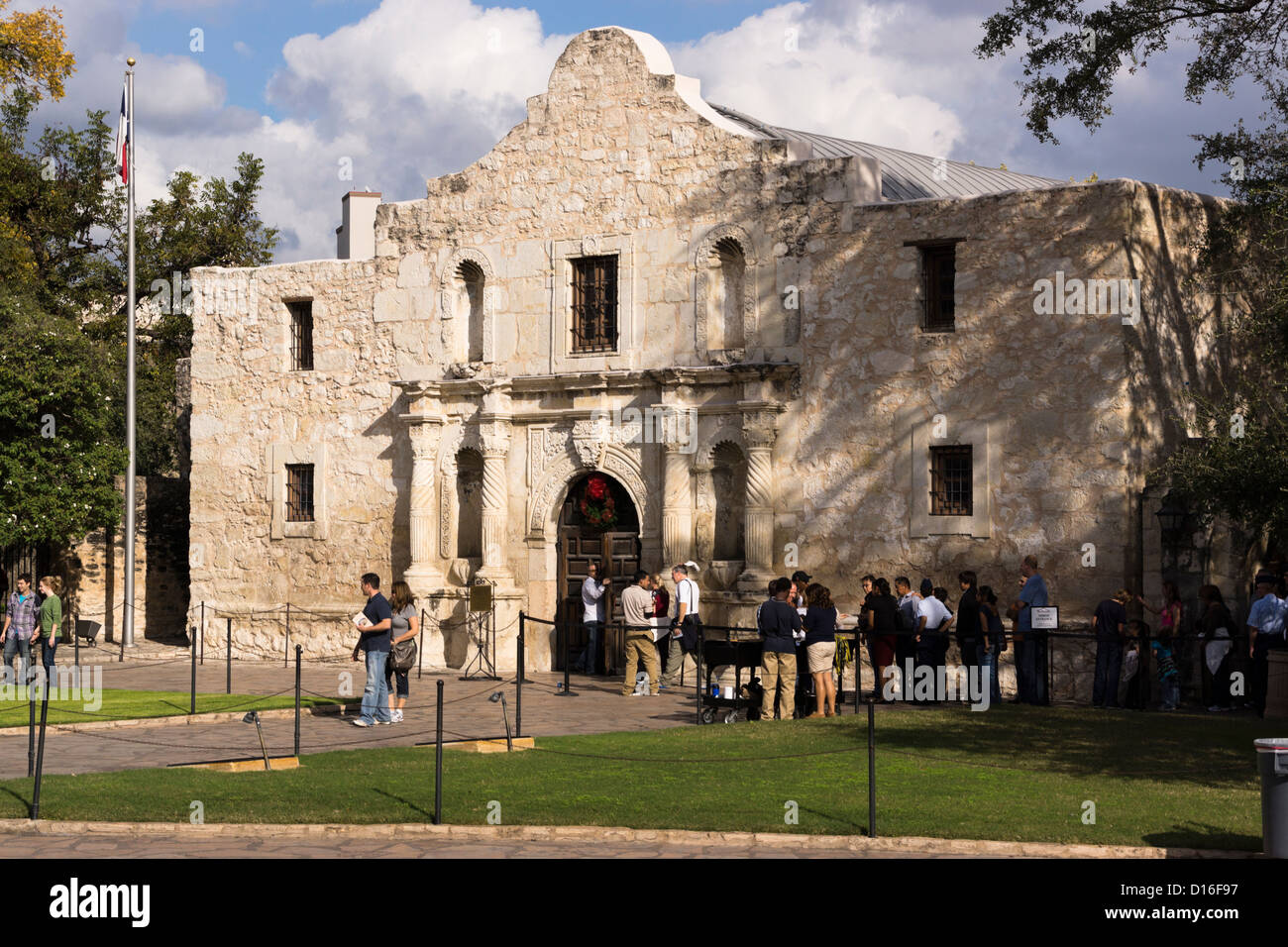 La facciata della Alamo nel centro cittadino di San Antonio, Texas Foto Stock