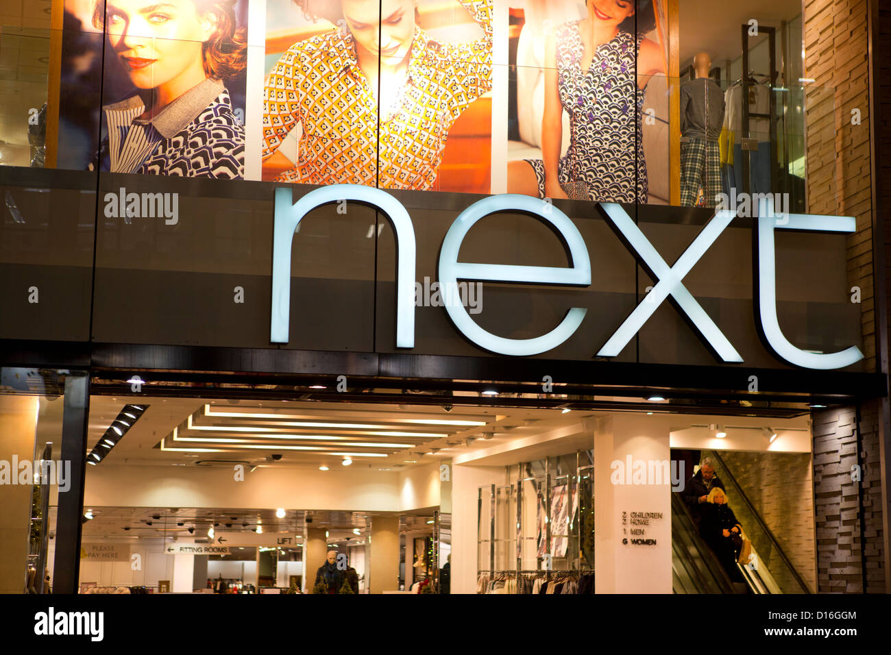 Accanto, flagship store a Londra, in Oxford Street. Foto Stock