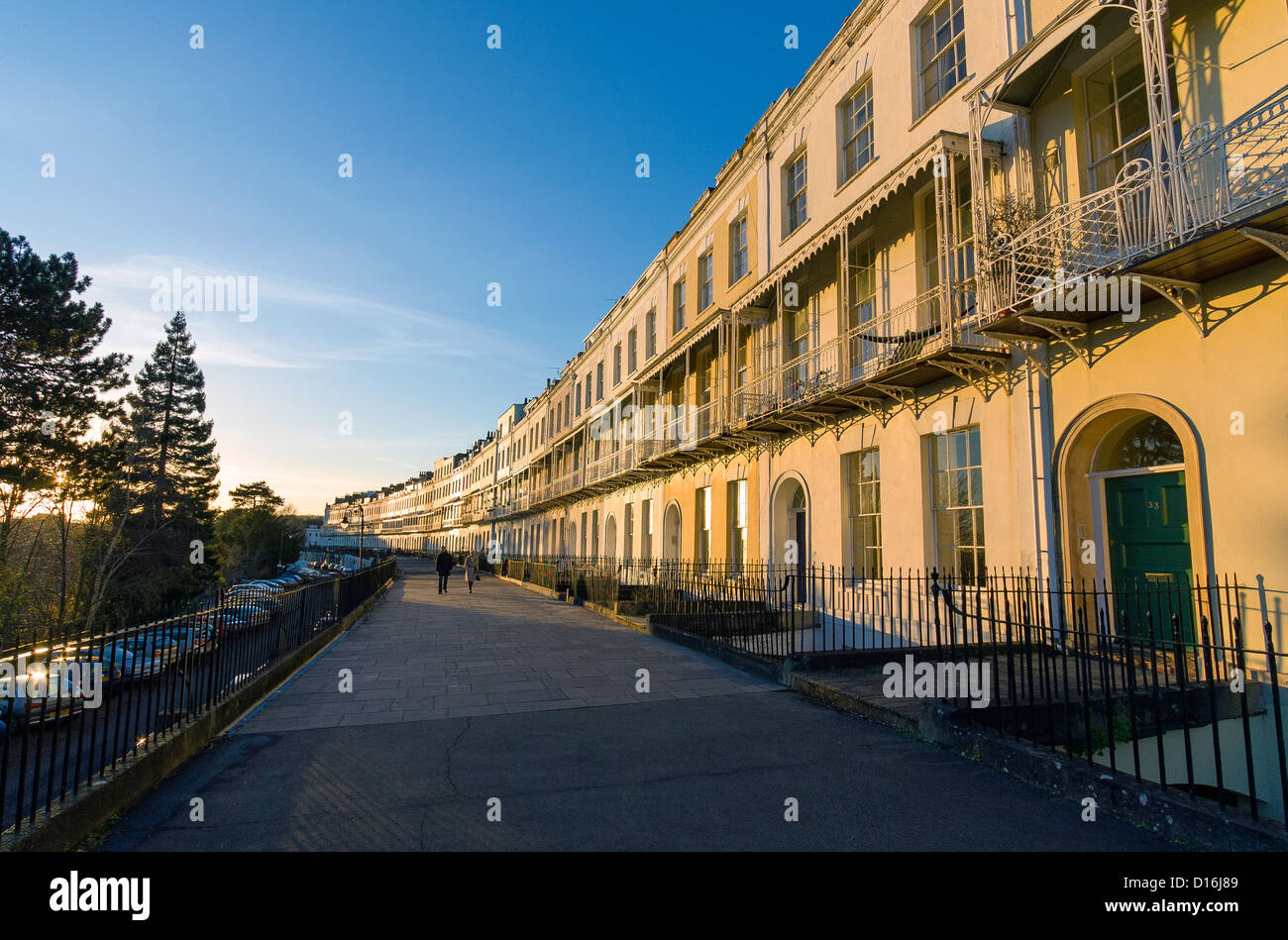 Tramonto sulla proprietà immobiliare in Royal York Crescent nella zona di Clifton Bristol England Regno Unito Foto Stock