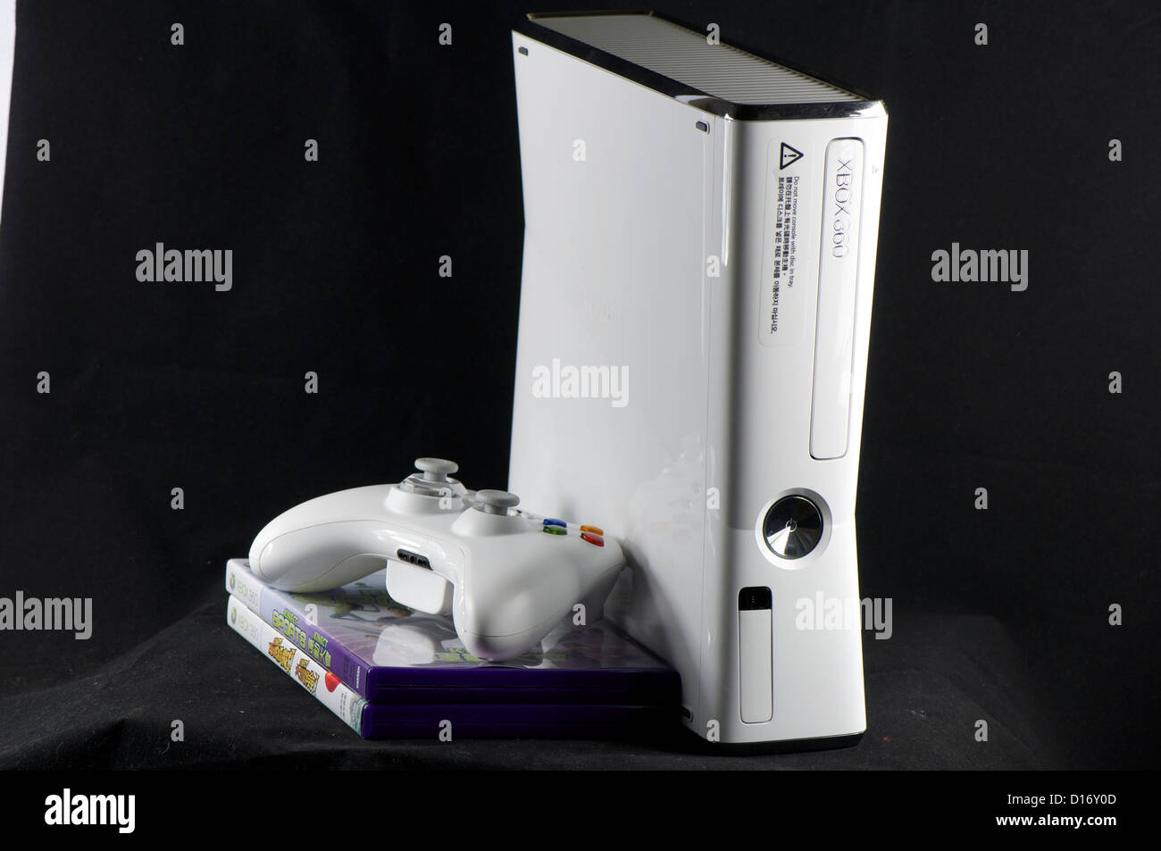 Nuova serie di Xbox 360 set di bianco da Microsoft. Foto Stock
