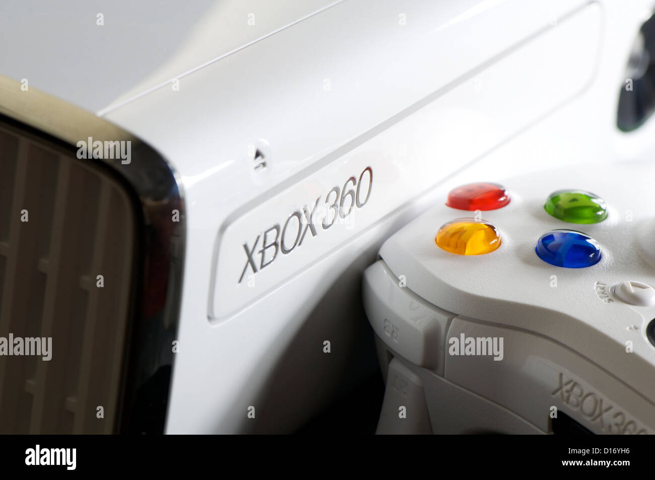 Nuova serie di Xbox 360 set di bianco da Microsoft. Foto Stock