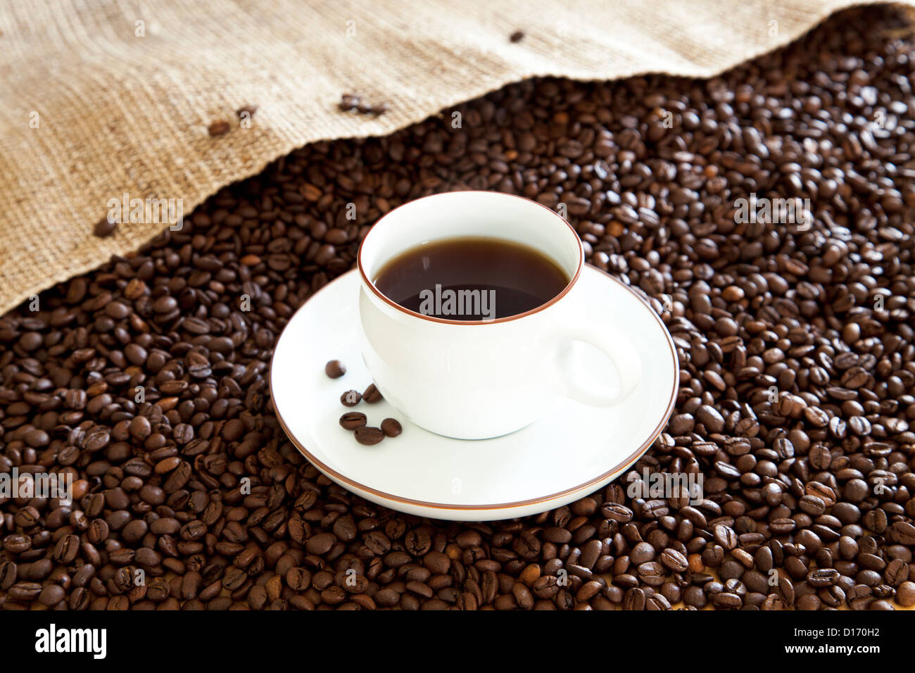 Tazza di caffè e caffè in grani Foto Stock