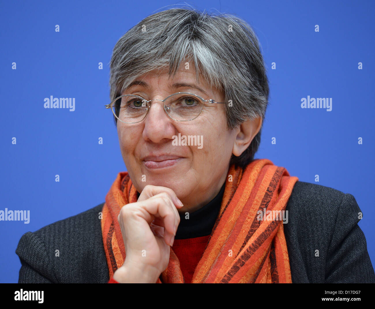 Vincitore del 'alternativa Premio Nobel per la pace' Sima Samar dall Afghanistan parla durante una conferenza stampa a Berlino, Germania, 10 dicembre 2012. Ella chiede alla comunità di Stati a non dare in su su Avghansitan dopo il ritiro di international colpisce le forze. Foto: Britta Pedersen Foto Stock