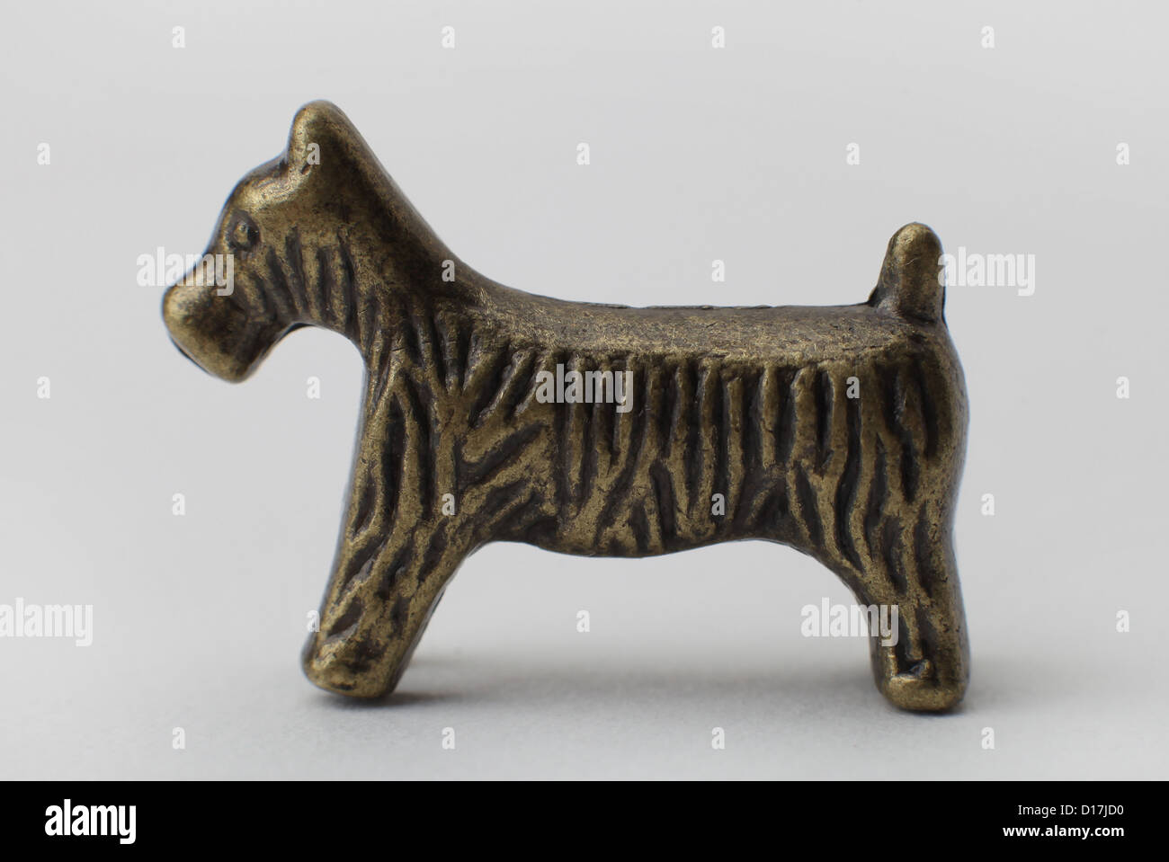 Cane di metallo pezzo i giocatori dal gioco di bordo del monopolio. Foto Stock