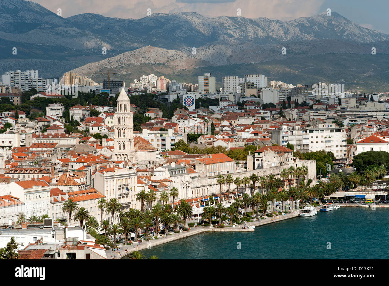 Vista della città di Spalato sulla costa adriatica della Croazia. Foto Stock