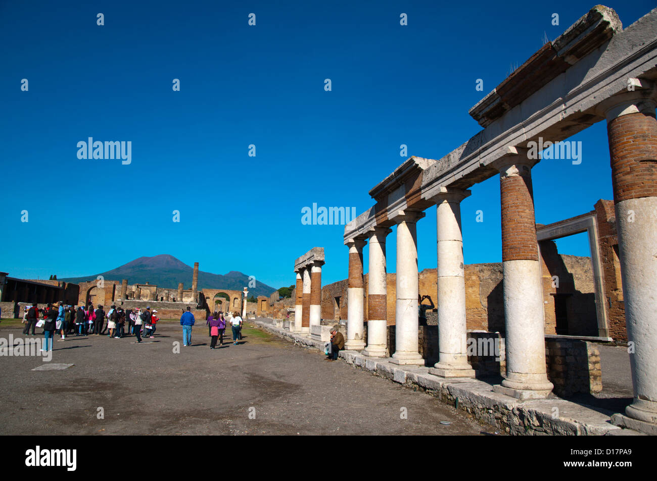 Foro il Forum di Pompei la città romana sepolta nella lava vicino a Napoli in la regione Campania sud Italia Europa Foto Stock