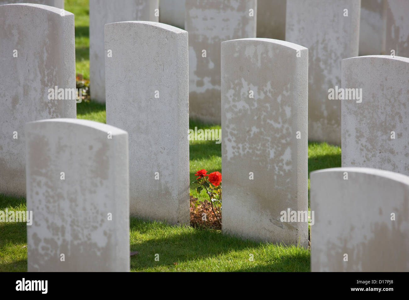 Hooge cratere cimitero, Commissione delle tombe di guerra del Commonwealth sepoltura per la prima guerra mondiale i soldati britannici, Zillebeke, Belgio Foto Stock