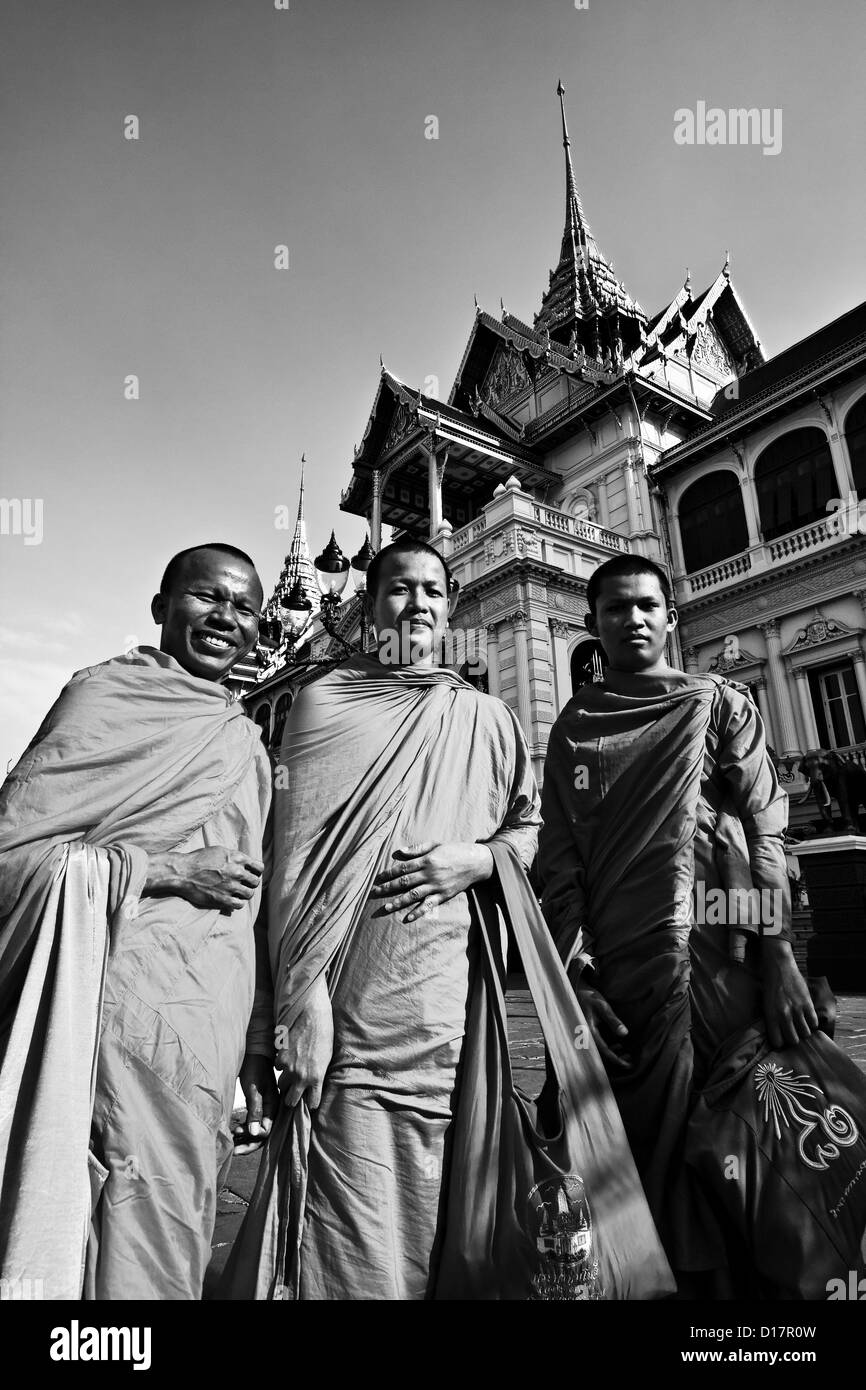 Thailandia, Bangkok, il Palazzo Imperiale, la città imperiale, i monaci buddisti al Palace Foto Stock