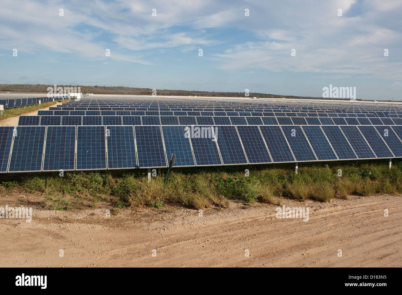 Webberville Solar Farm, l'attivo più grande progetto solare di qualsiasi potenza di pubblica utilità in Stati Uniti d'America Foto Stock