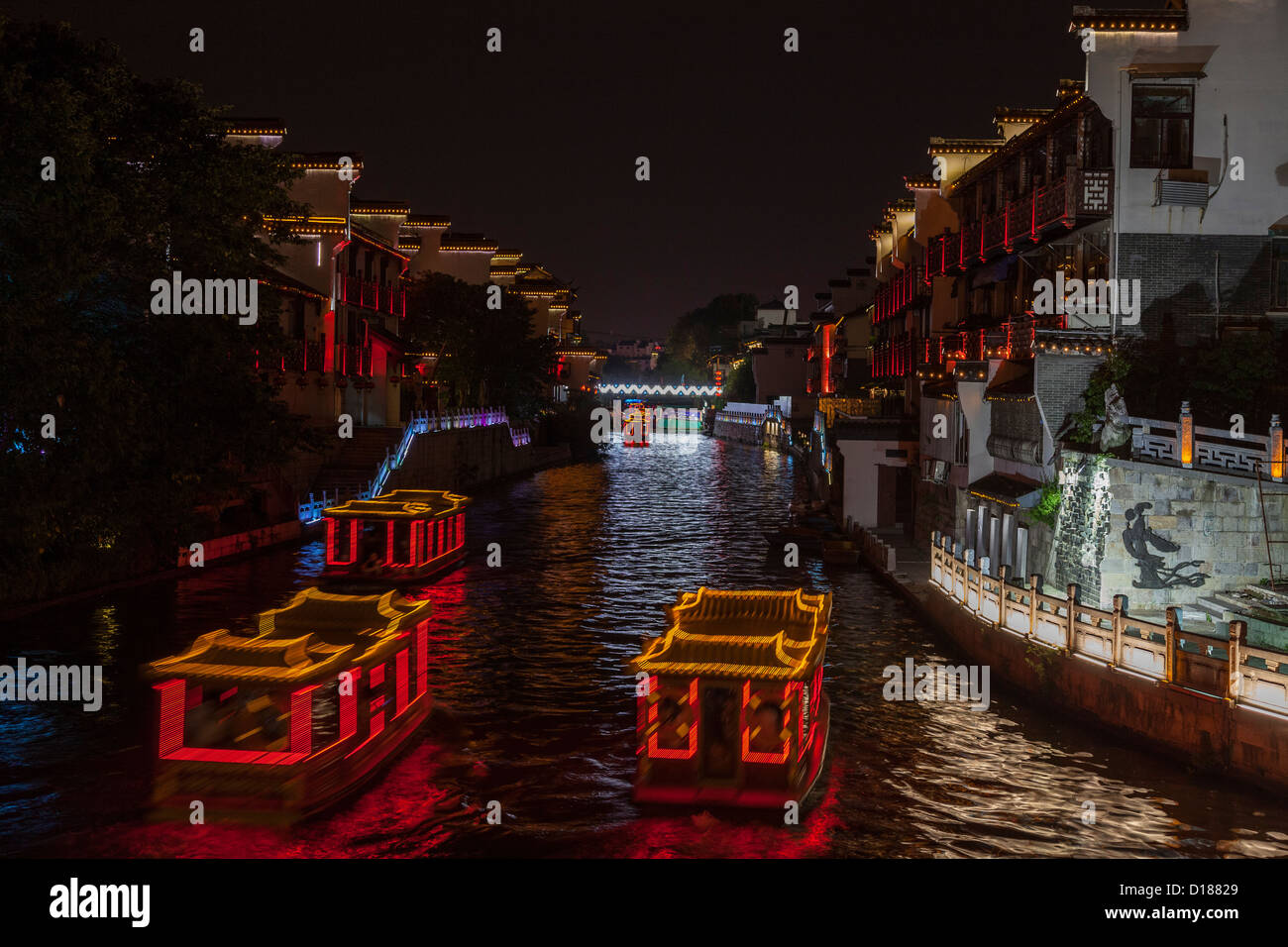 Barche in crociera sul Fiume Qinghuai, Nanjing, Jiansu, Cina Foto Stock